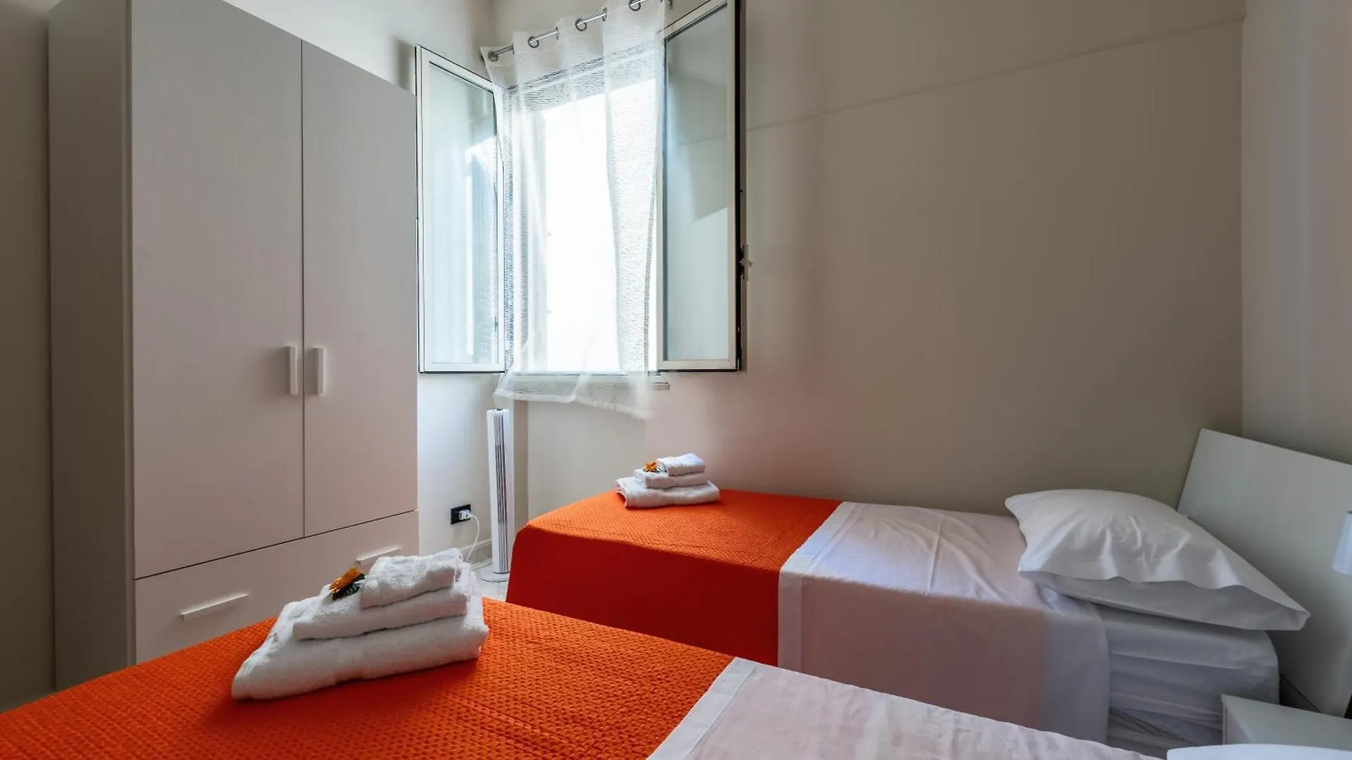 Un Girasole Sul Mare - Rooms & Apartment Trapani Italy