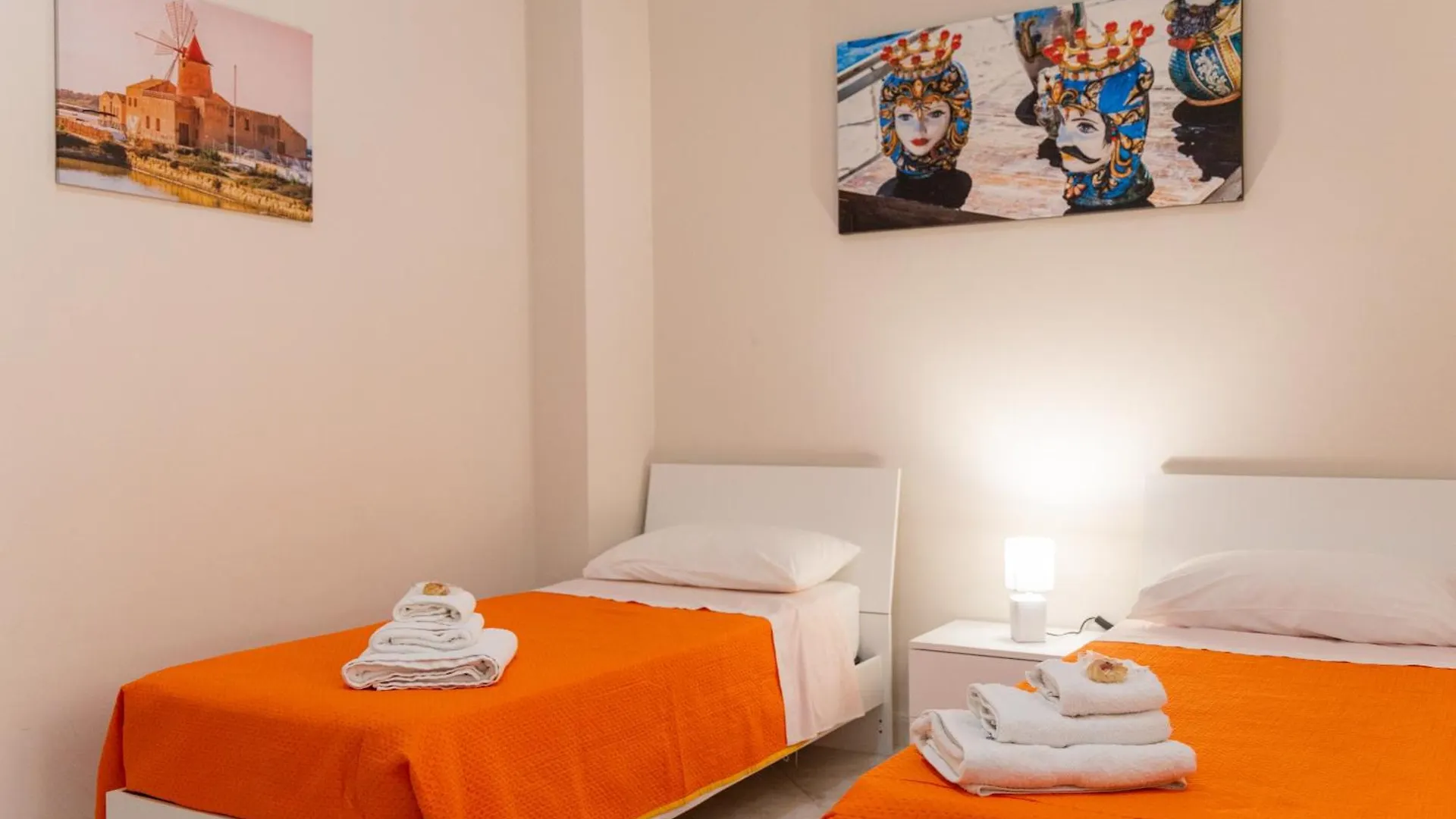 Un Girasole Sul Mare - Rooms & Apartment Trapani 0*,  Italy