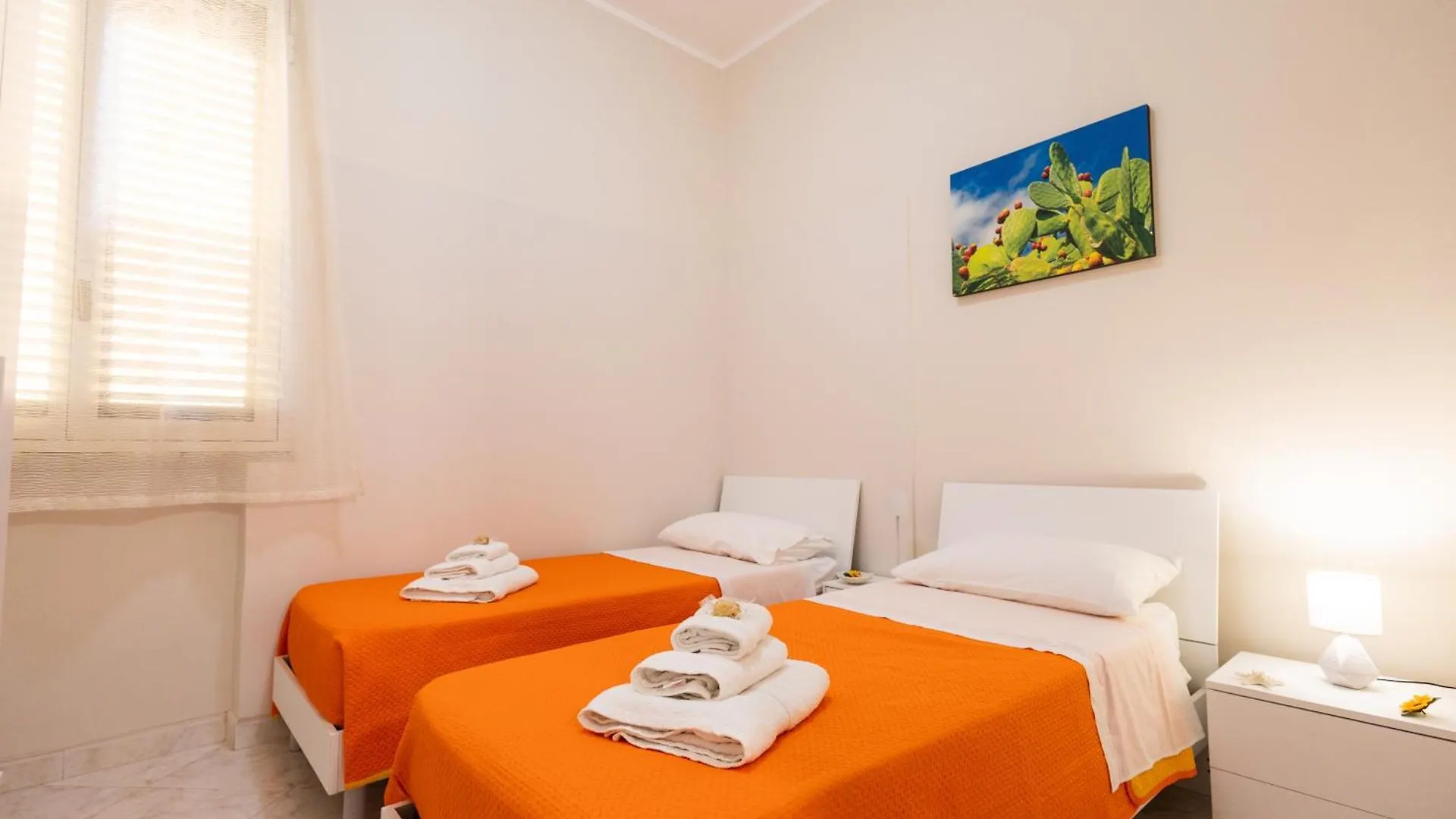 Un Girasole Sul Mare - Rooms & Apartment Trapani 0*,  Italy